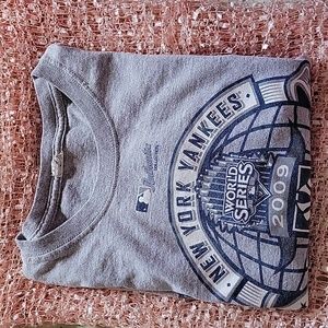 majestic NYY t-shirt, m, grey and navy blue